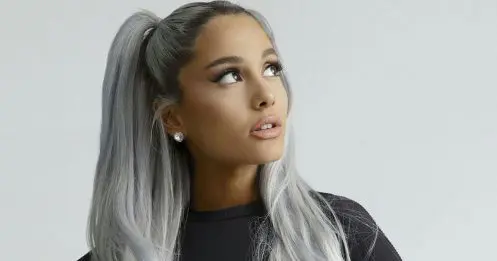 Absente des NRJ Music Awards, Ariana Grande apprend sa victoire sur twitter !