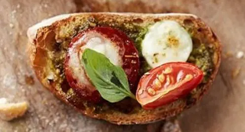 tapas-au-chorizo-mozzarella-et-herbes-de-provence-cest-parti-pour-lapero