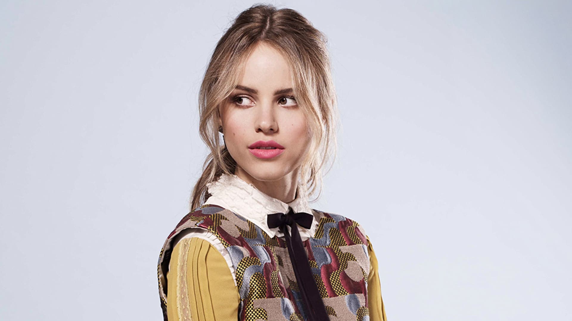 Хелстон сейдж. Хелстон Сейдж обои. Halston Sage Photoshoots.