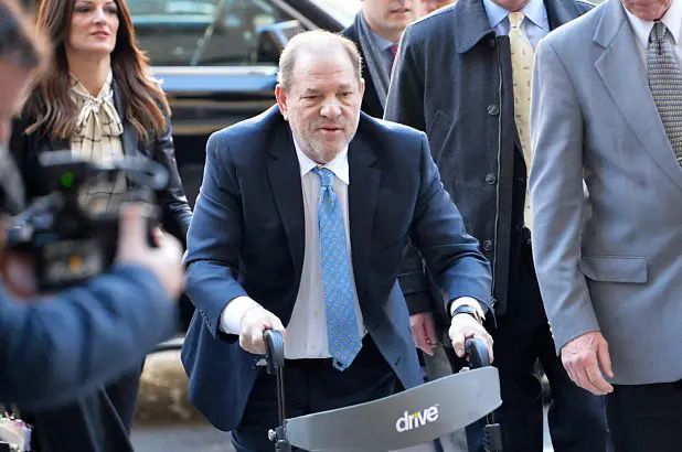 harvey weinstein fille tourne dos