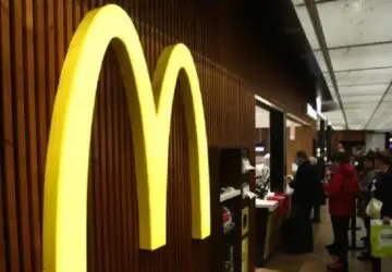 il-braque-un-mcdonald-et-tombe-sur-quatre-gendarmes-venus-manger