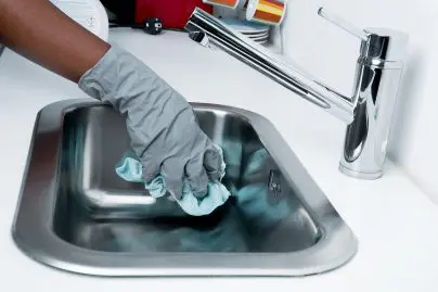 Coronavirus vit dans l'air et sur les surfaces