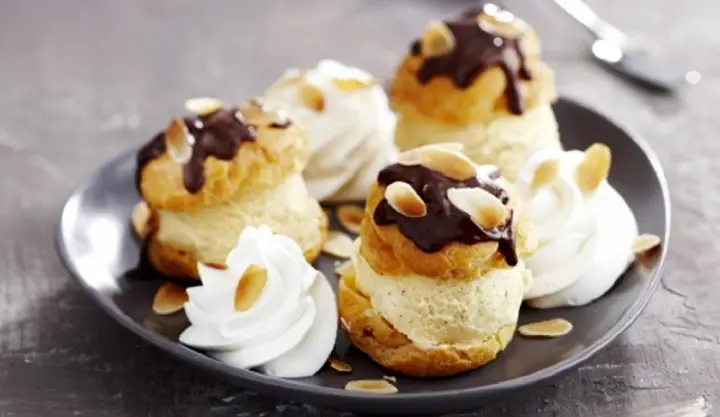 profiteroles-au-chocolat-on-termine-week-end-en-douceur