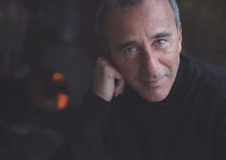 elie-semoun-il-craque-completement-avec-un-changement-de-look-radical