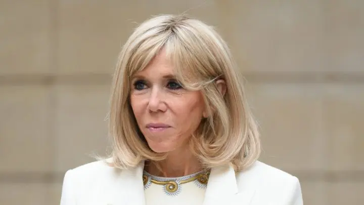 brigitte macron lunettes opération