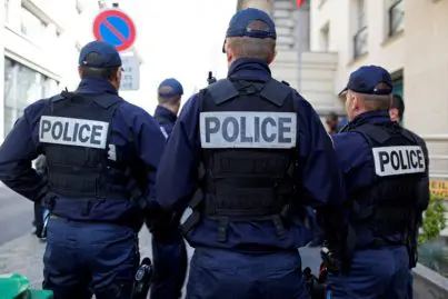 policiers de dos