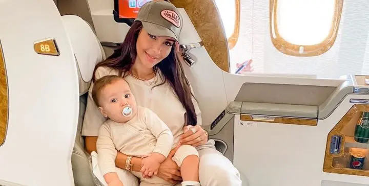 Nabilla et son fils Milann