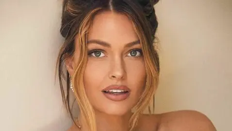 Caroline Receveur biniki sexy