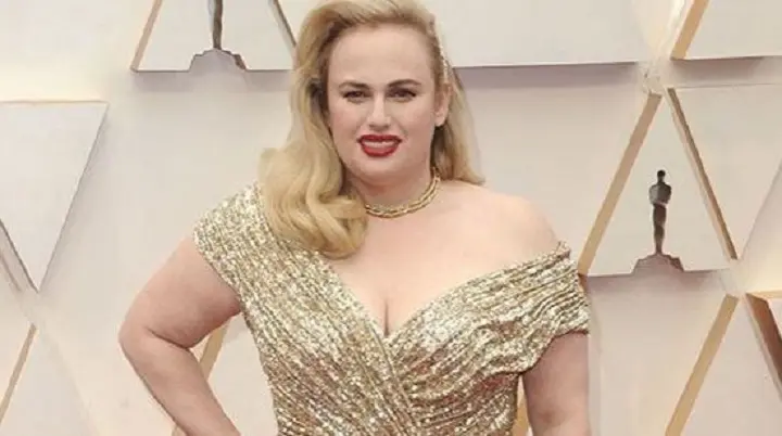 rebel-wilson-elle-livre-ses-secrets-sur-son-regime-qui-lui-fait-perdre-18-kg-en-quelques-mois