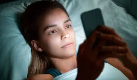 Quels-sont les dangers quand on dort avec son smartphone?