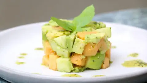 tartare-avocat-et-melon-une-recette-vegetarienne-aussi-fraiche-que-legere