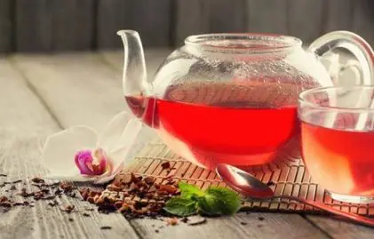 tisane-de-queue-de-cerise-une-boisson-detox-pour-maigrir-naturellement
