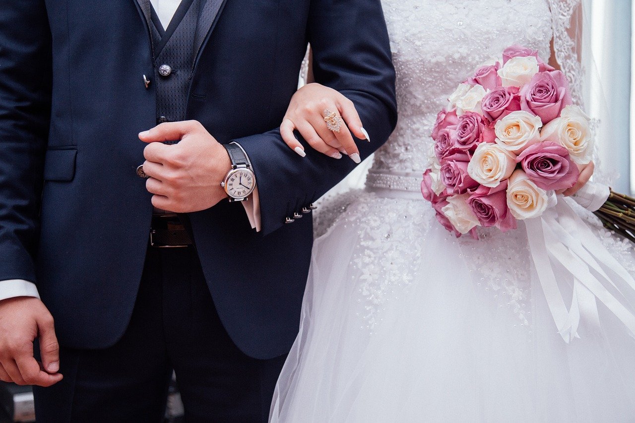 Elle Apprend Que Son Fiancé La Trompe Elle Se Venge Pendant Le Mariage