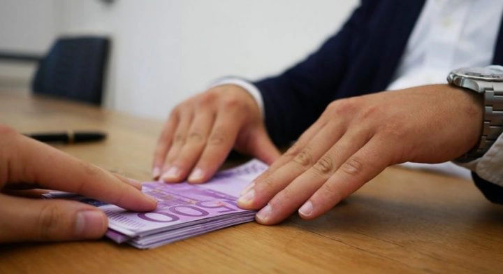 prêt d'argent famille inférieure 5 000 euros