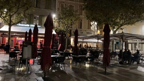 Un couvre-feu mis en place dès 20h à Paris?