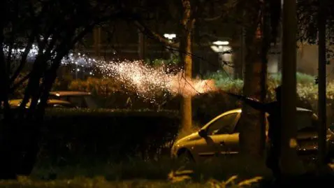 jeune homme mort tête arrachée mortier feu artifice