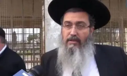 Un rabbin israélien affirme que le vaccin contre le Covid-19 rend homosexuel