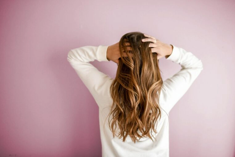 Astuce pour ralentir la perte des cheveux