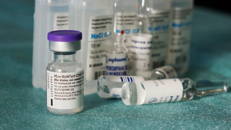 vaccin-pfizer-efficacité-jeunes