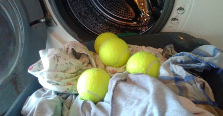 Pourquoi mettre des balles de tennis dans la machine à laver