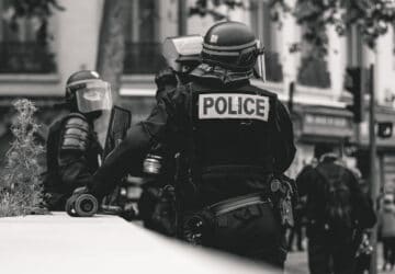 policiers meudon couteau