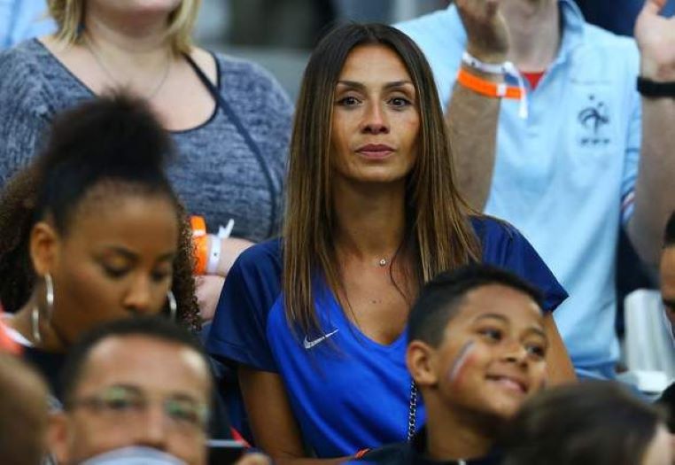 gallerie-femmes-footballeurs-mandanda