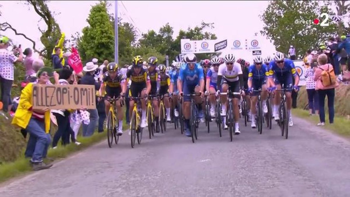 Énorme chute sur le Tour de France : la spectatrice ...