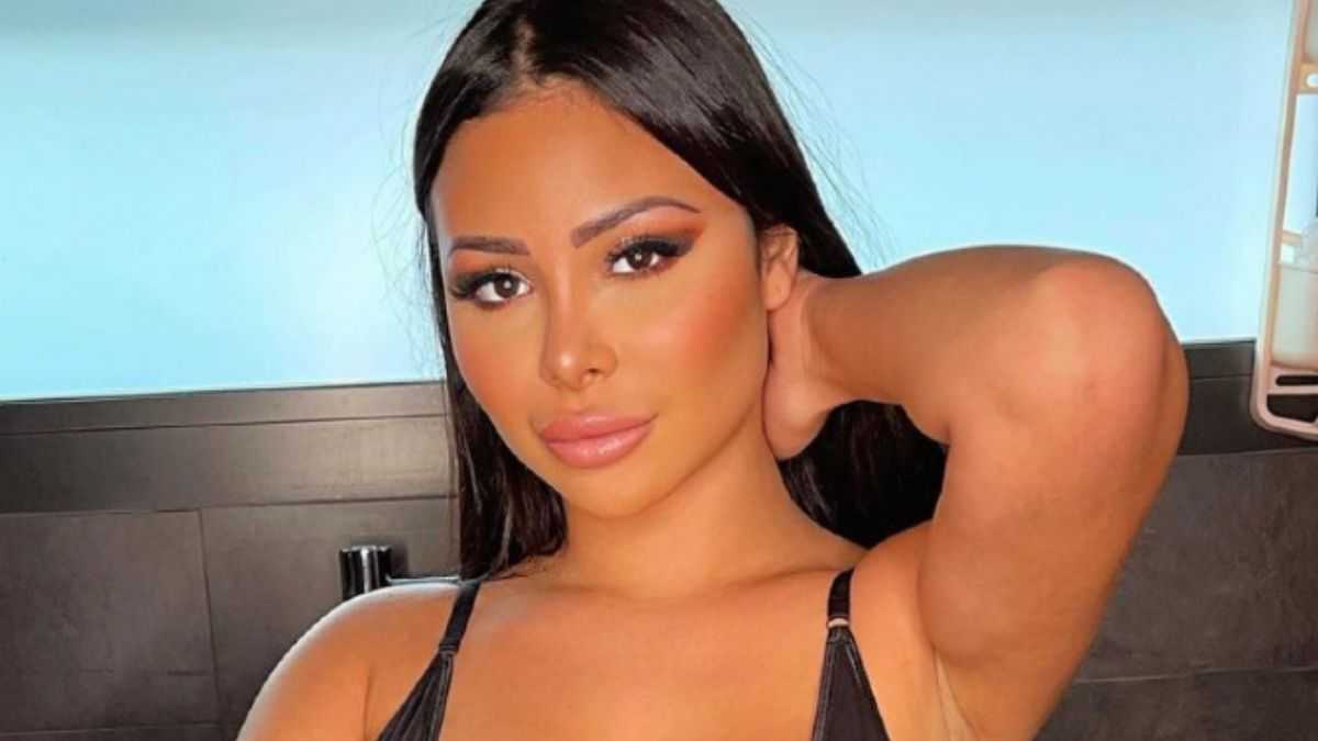 Maeva Ghennam : sa photo seins nus fait monter la température sur Instagram  !