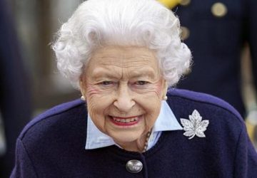 elizabeth II reprend service