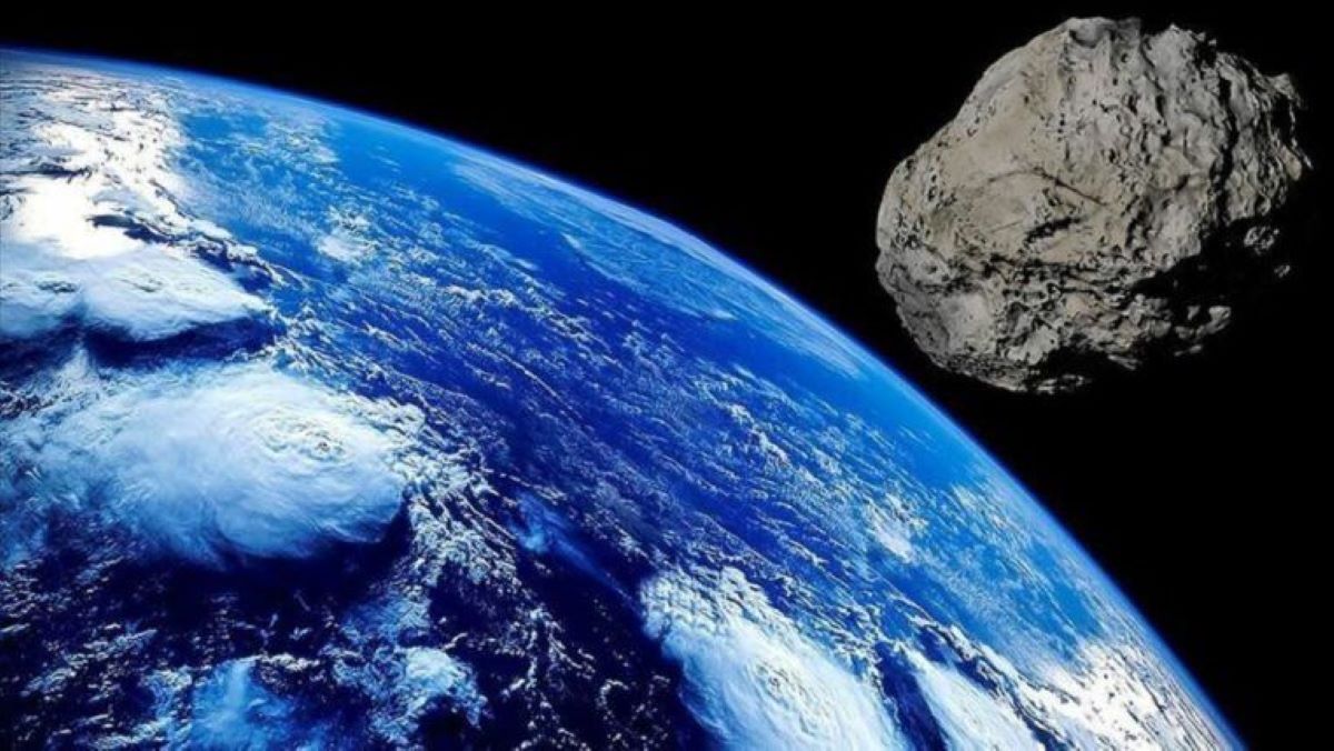 asteroide-enorme-menace-terre-planete-danger