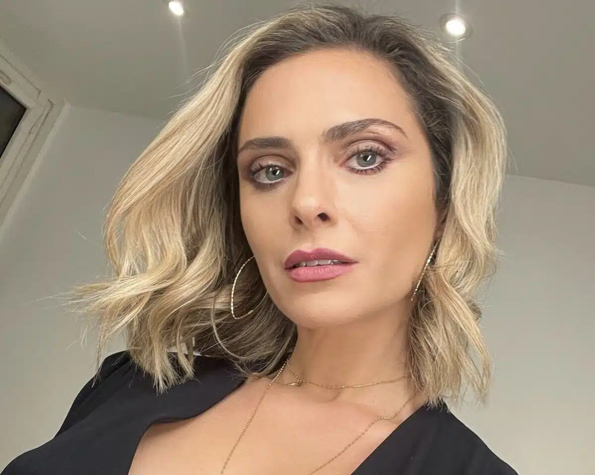 Clara Morgane décolleté XXL