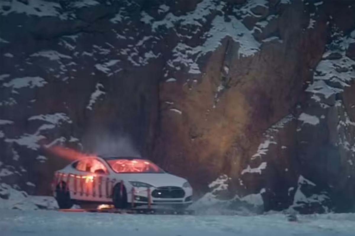 tesla elon musk finlande protester voiture