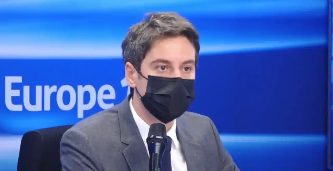 gabriel attal pass vaccinal