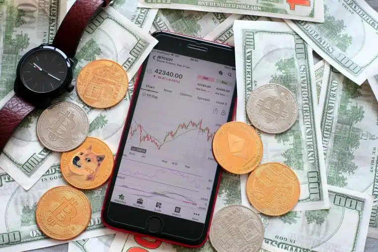 Cryptomonnaies : Pourquoi le cours du bitcoin s'est effondré
