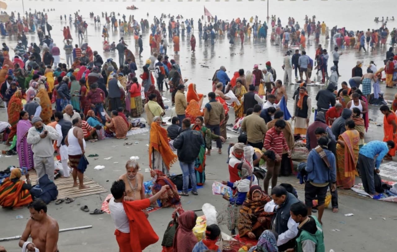 foule inde bain gange