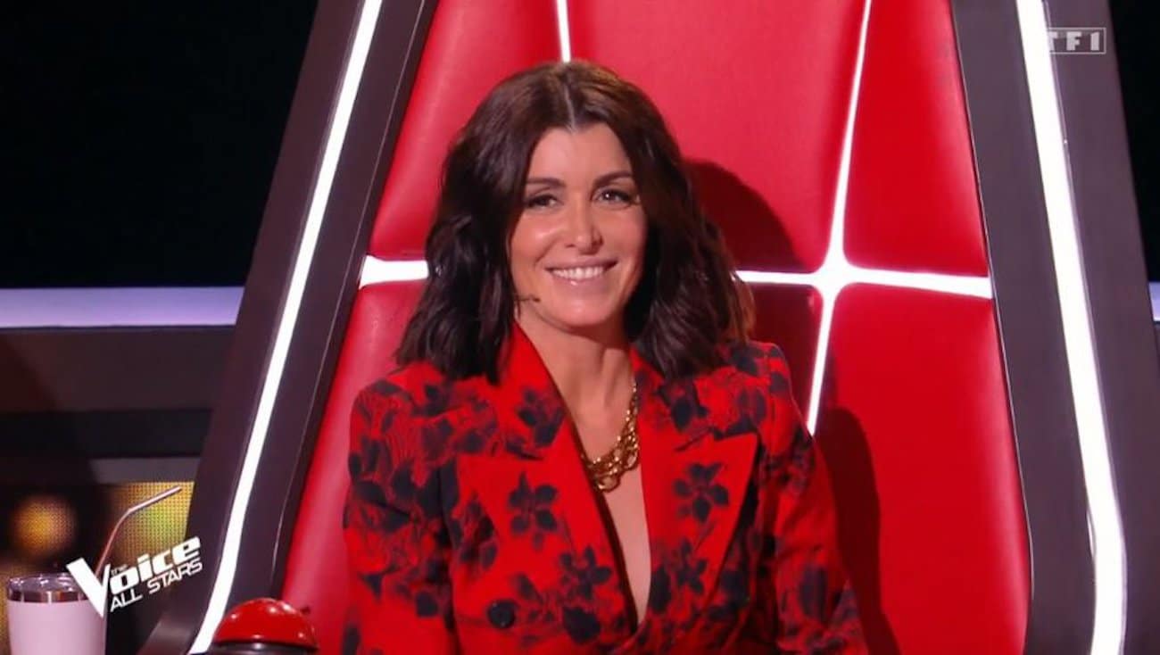 jenifer decollete plongeant nikos
