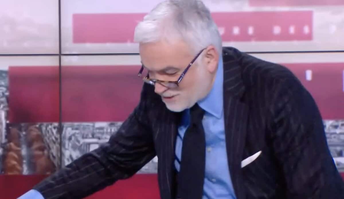 Pascal Praud quitte le plateau en direct