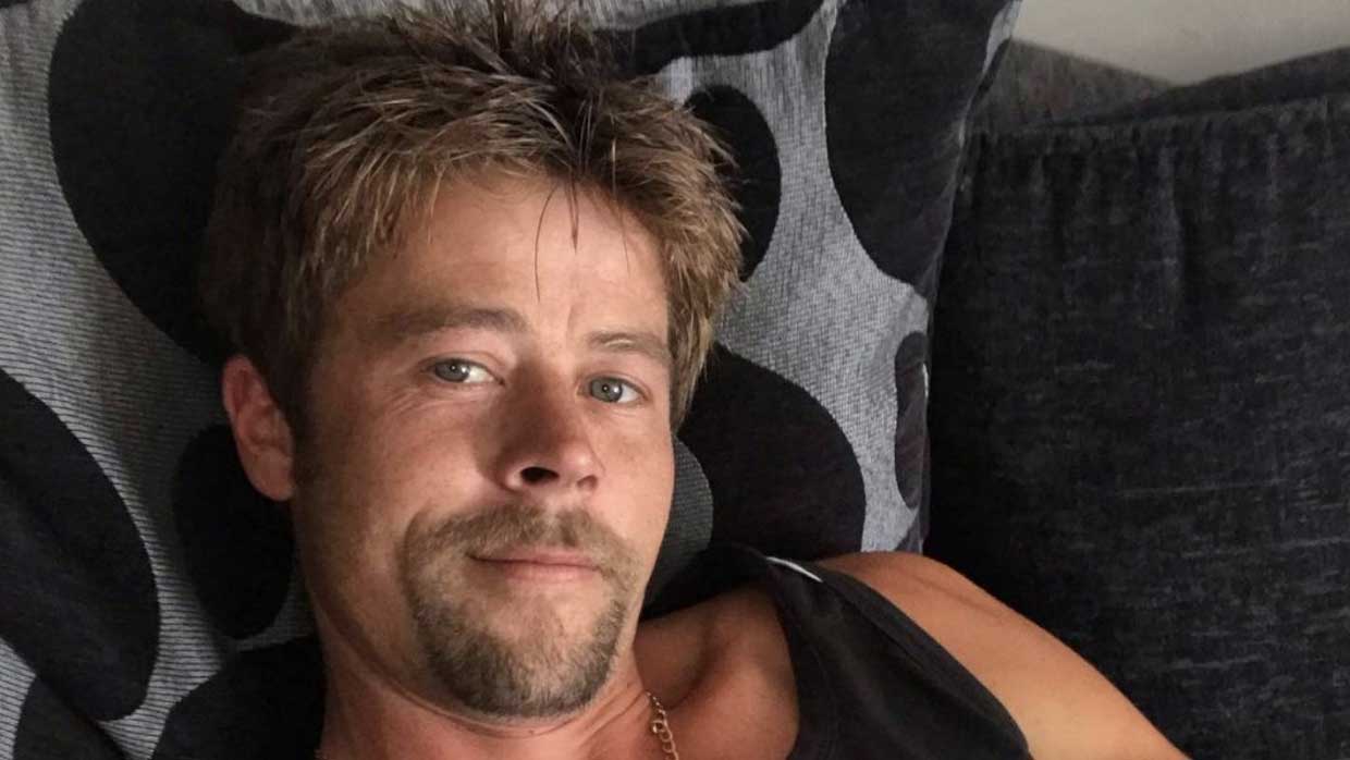 sosie de brad pitt supprime son profil sur les applis de rencontres