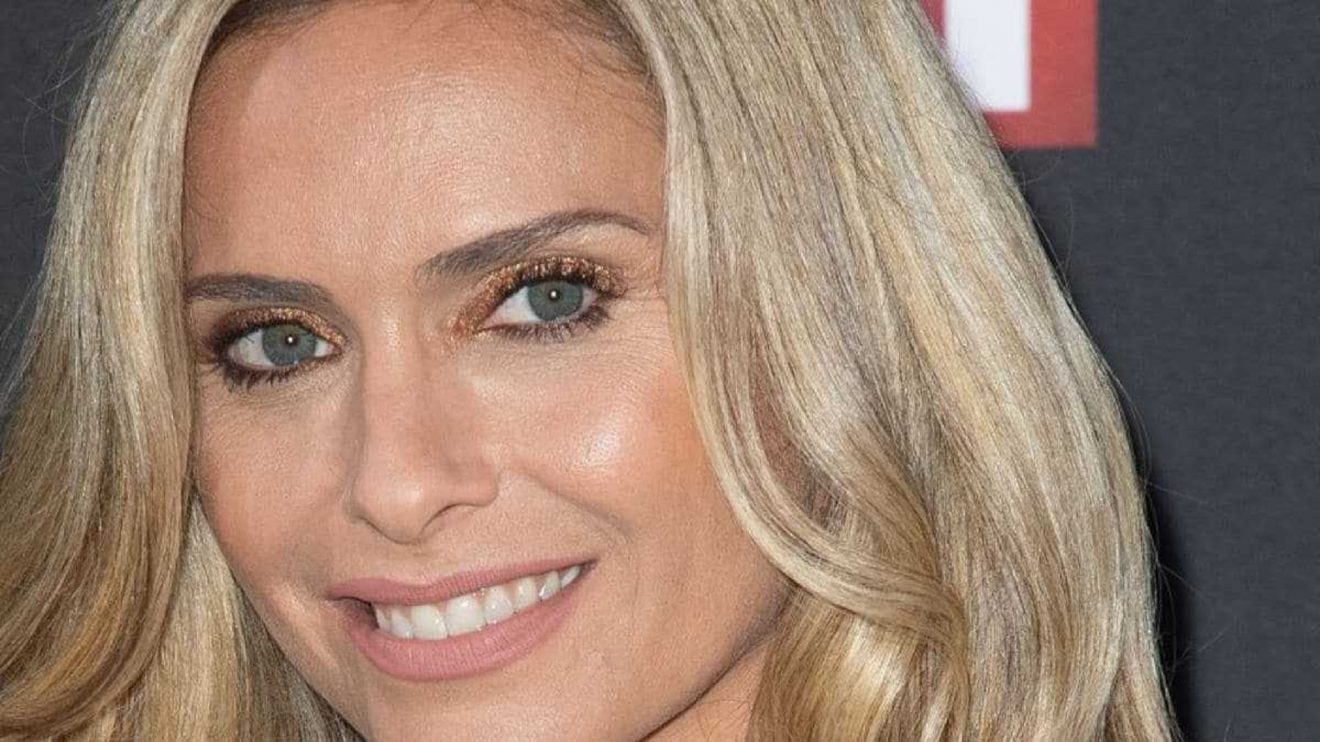 Clara Morgane Plus Sensuelle Que Jamais Seins Nus Sur Instagram Photo