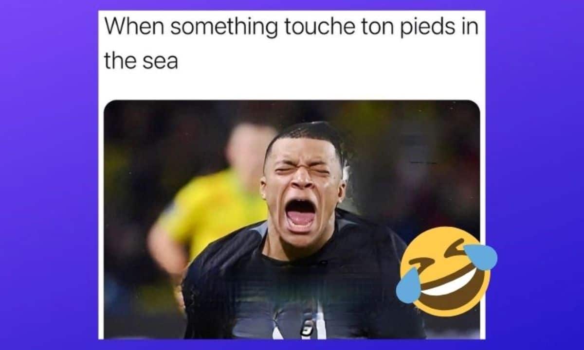 When something touche ton pied