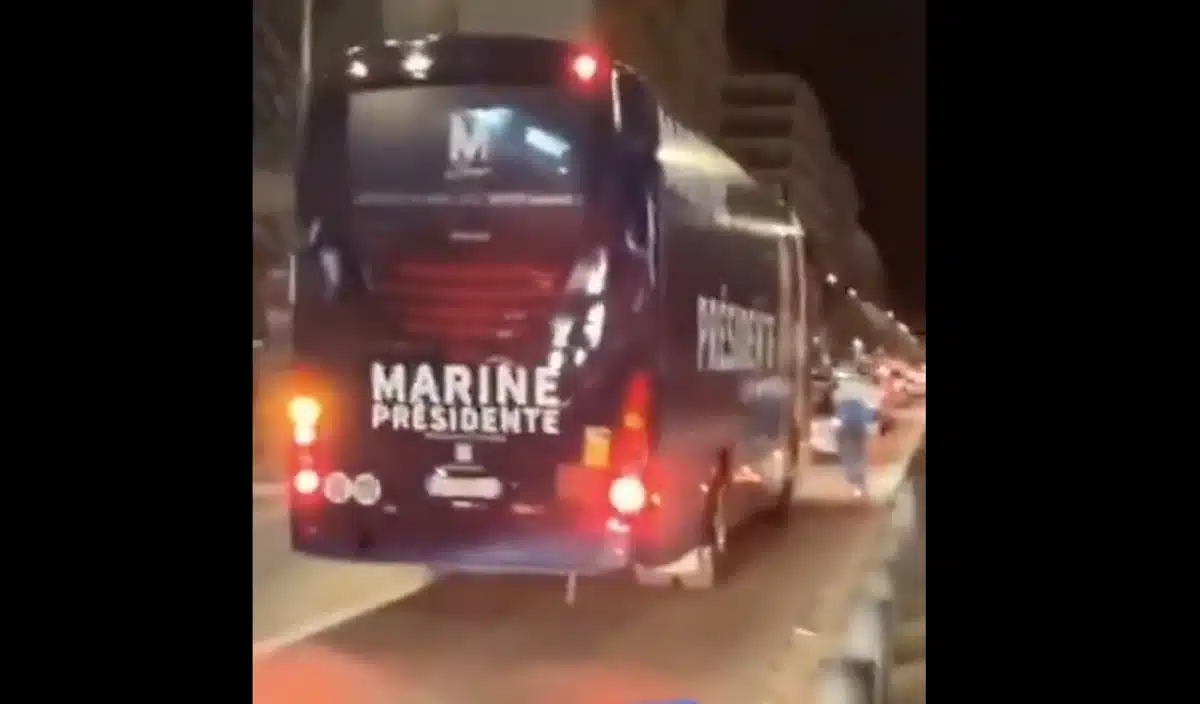 bus marine le pen attaque