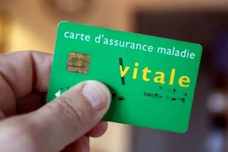 Faux SMS de l'Assurance maladie : un couple arnaqué de 3000 euros
