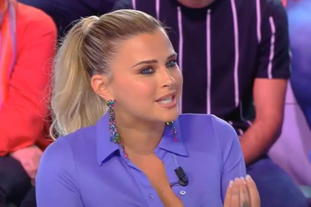 kelly vedovelli confondue avec actrice porno tpmp