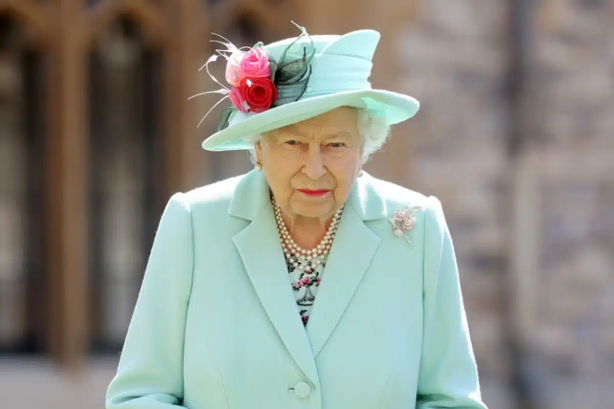 reine elisabeth II angleterre charles covid malade