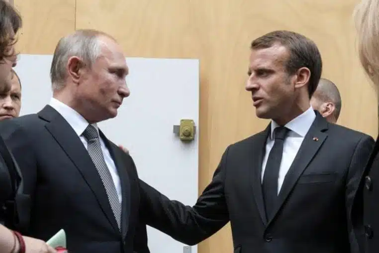 emmanuel macron et vladimir poutine discussion ukraine