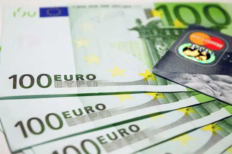 Pouvoir d'achat : le Smic va augmenter dès mai 2022