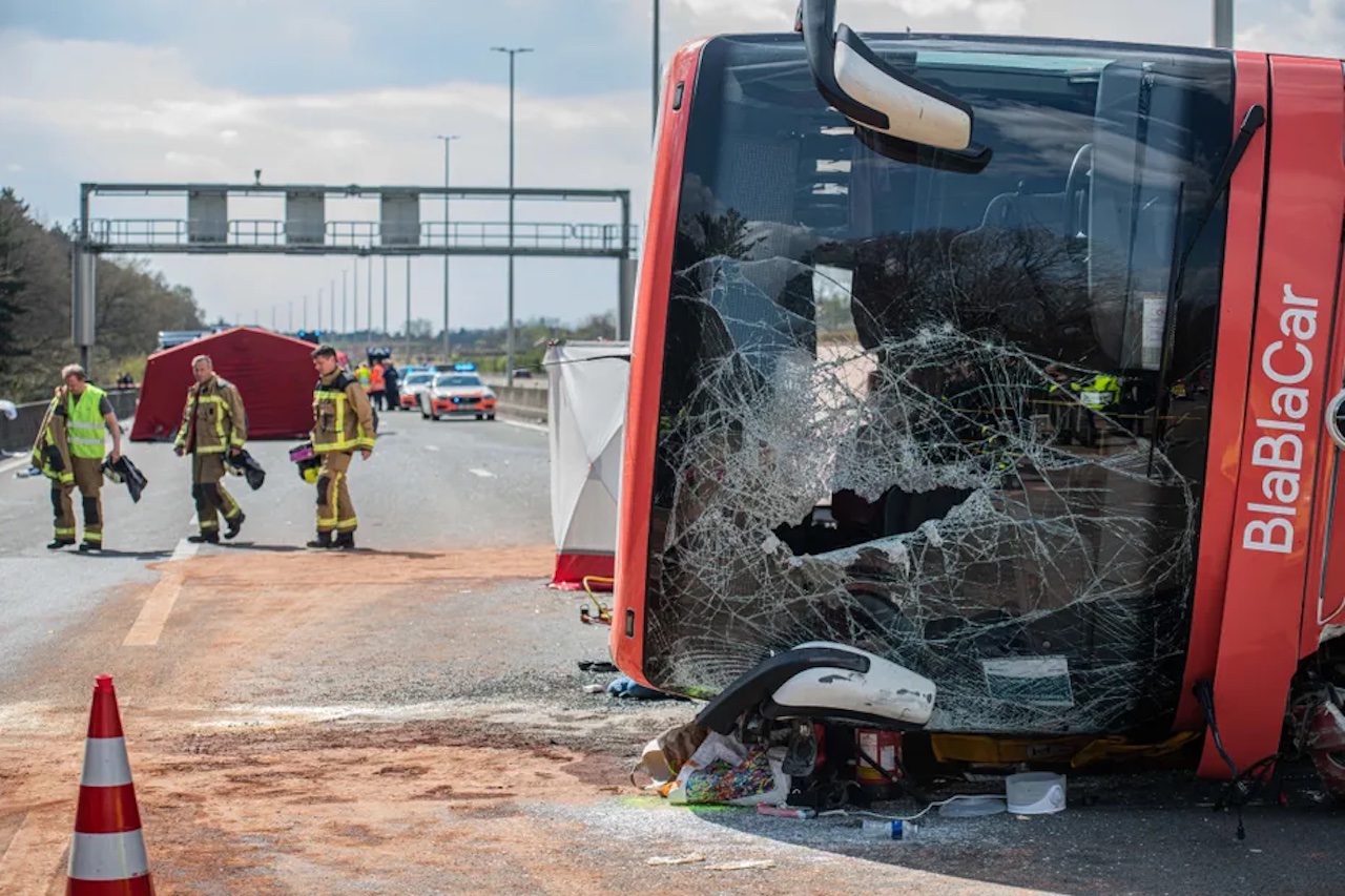 Accident Mortel D'un Bus BlaBlaCar : Le Chauffeur était Sous L'emprise ...