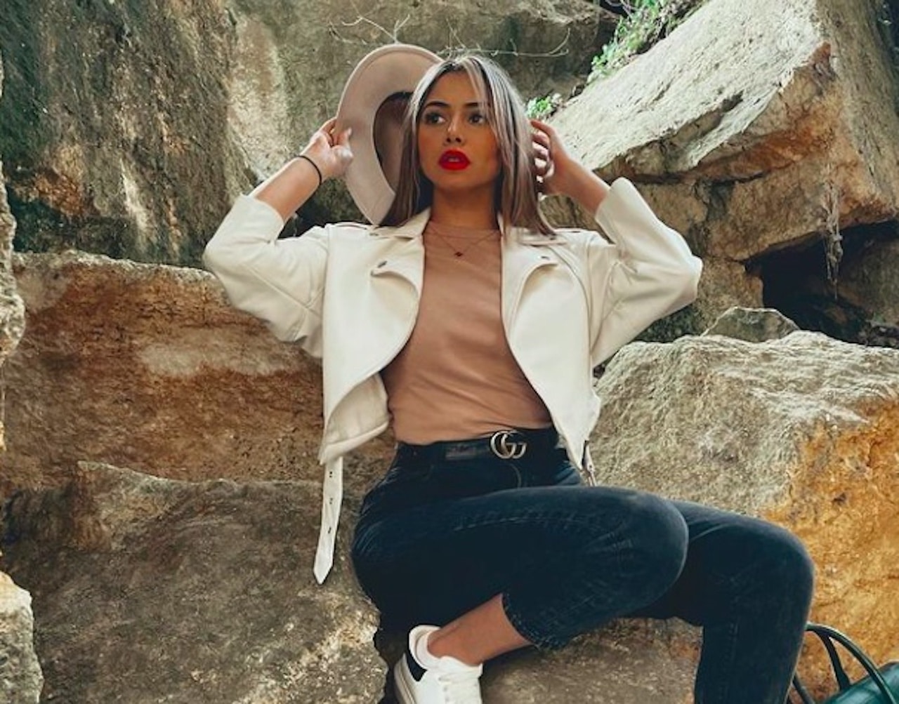 Yassmine B