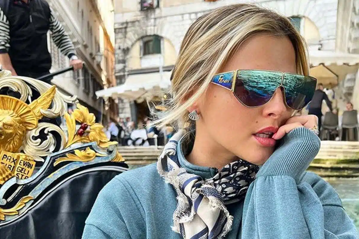 kelly vedovelli venise instagram sublime cyril hanouna