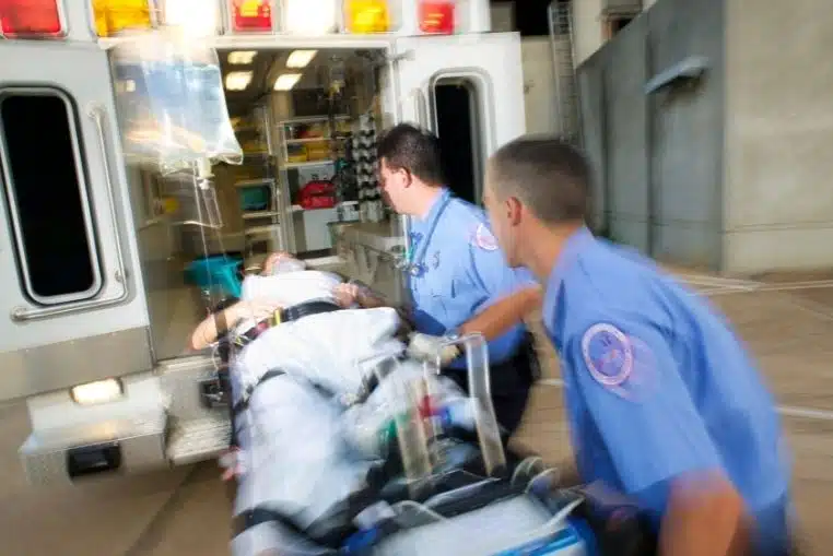 attaque couteau adolescent 13 ans blessé